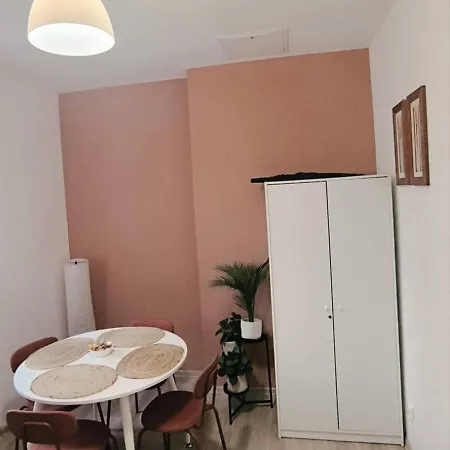 格但斯克公寓酒店 *